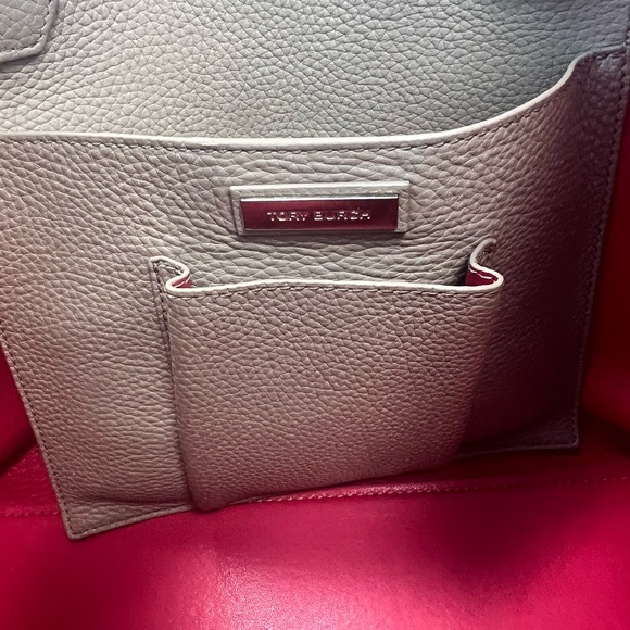Tory Burch Perry Tote in French Gray/Peony - Picture 8 of 11